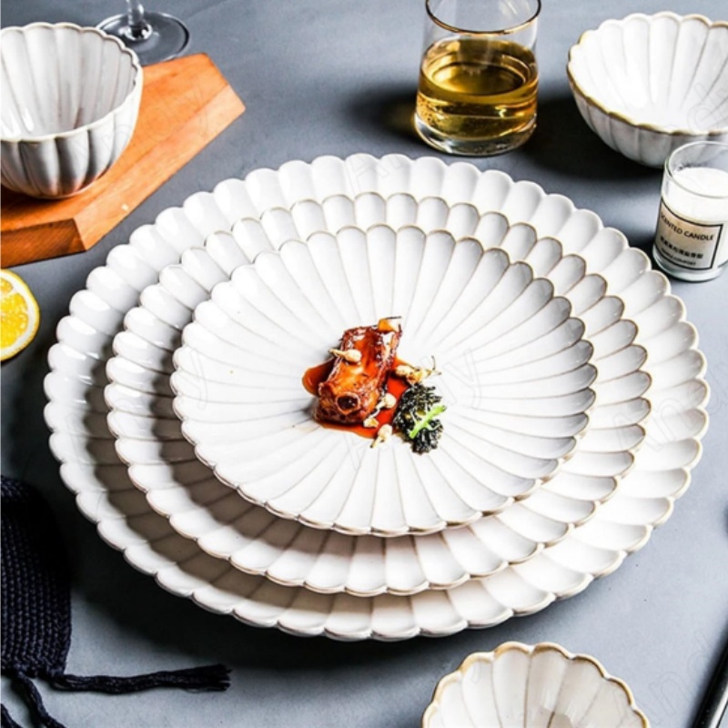 Reactive Glaze White Ceramic Scallop Tableware: Elegance and Durability for Your Dining Experience