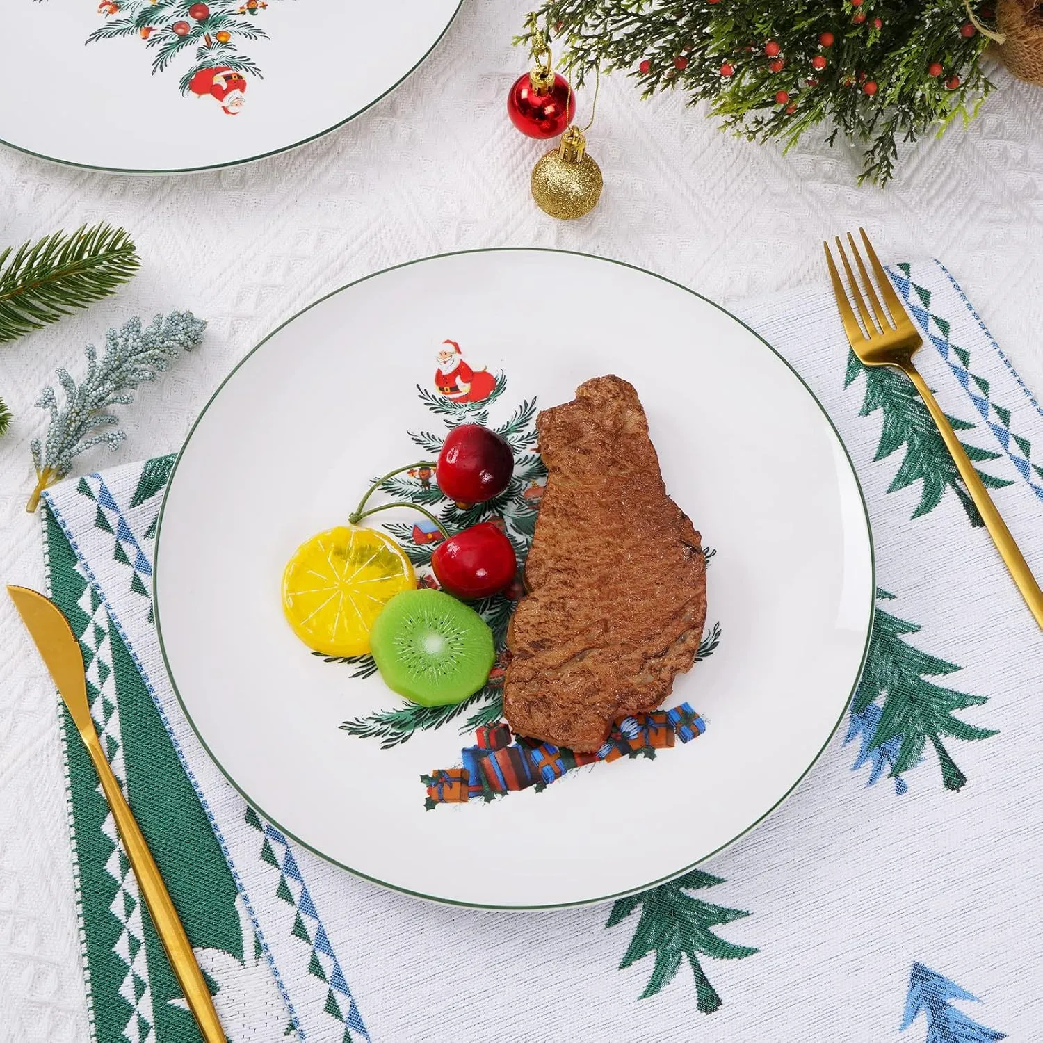 Porcelain Christmas Dinner Plates