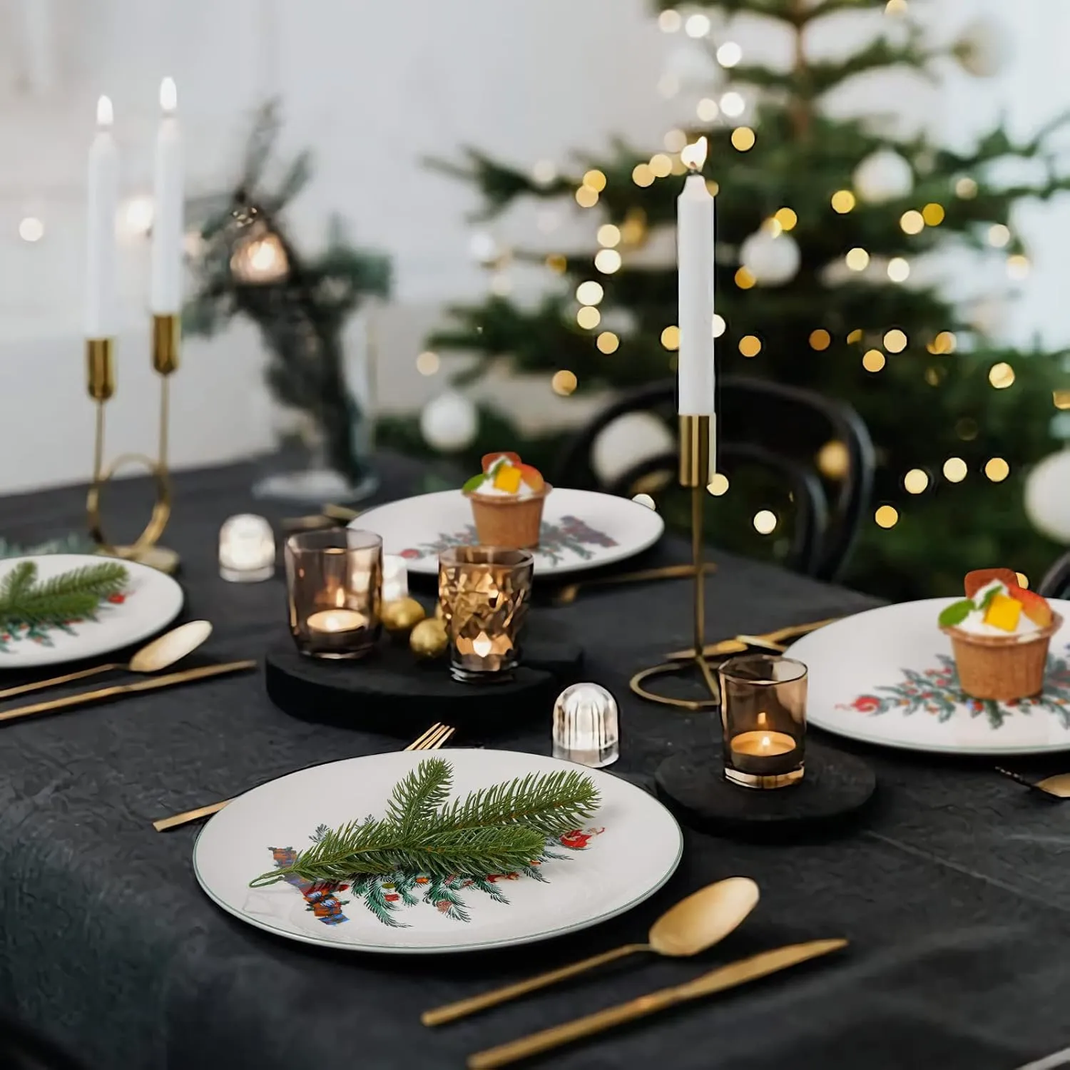 Porcelain Christmas Dinner Plates